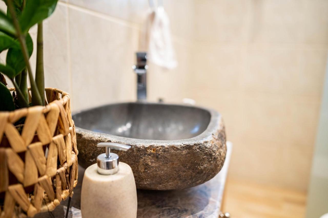 Kosnian City Suites B Buitenkant foto