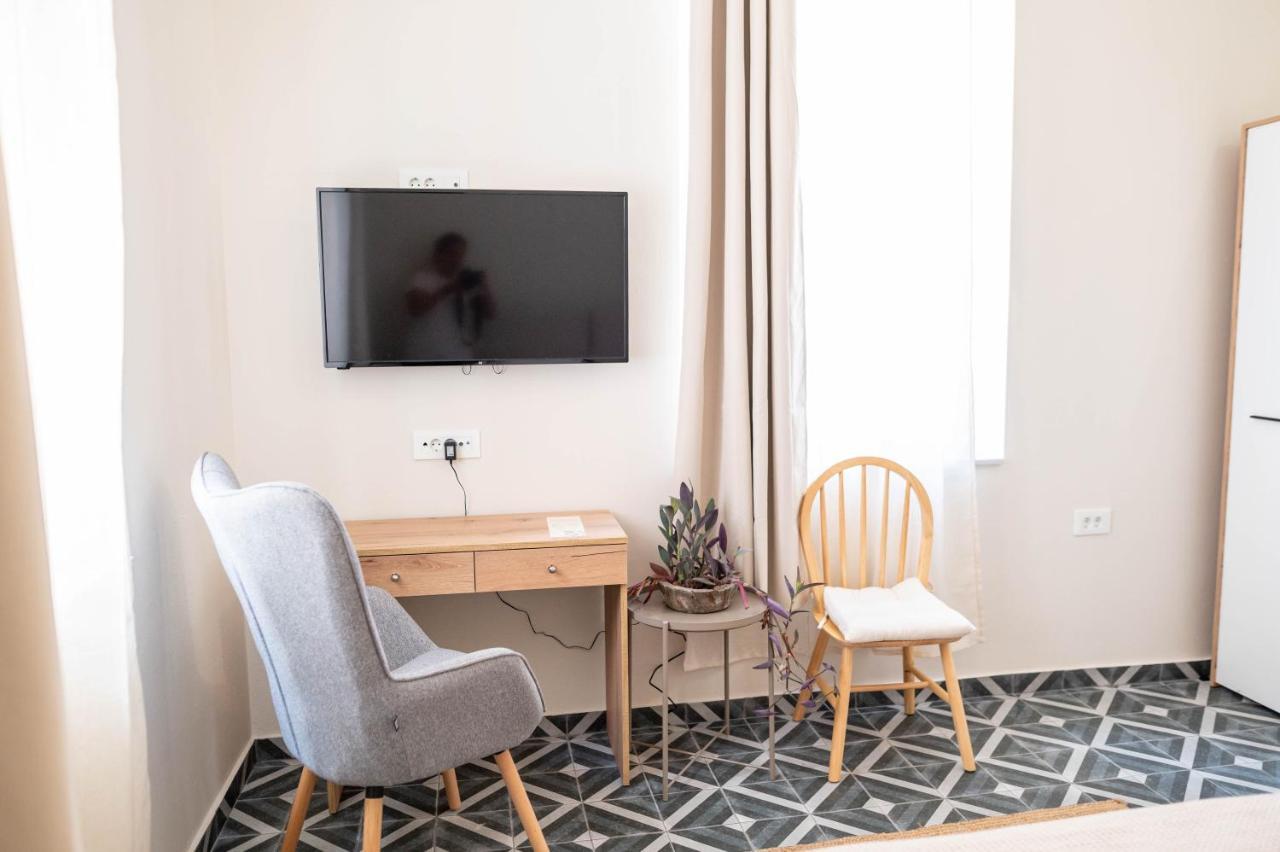 Kosnian City Suites B Buitenkant foto