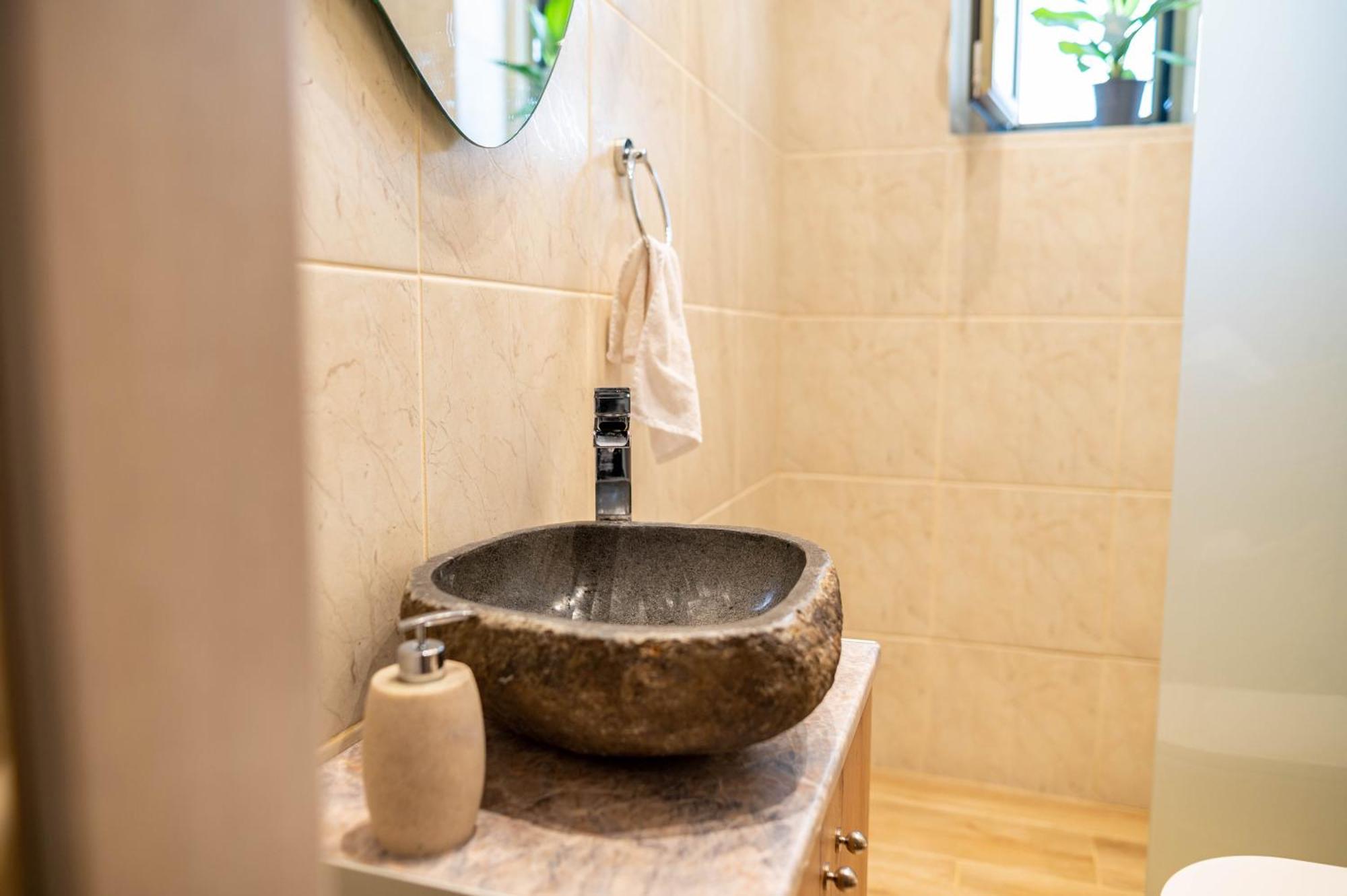 Kosnian City Suites B Buitenkant foto